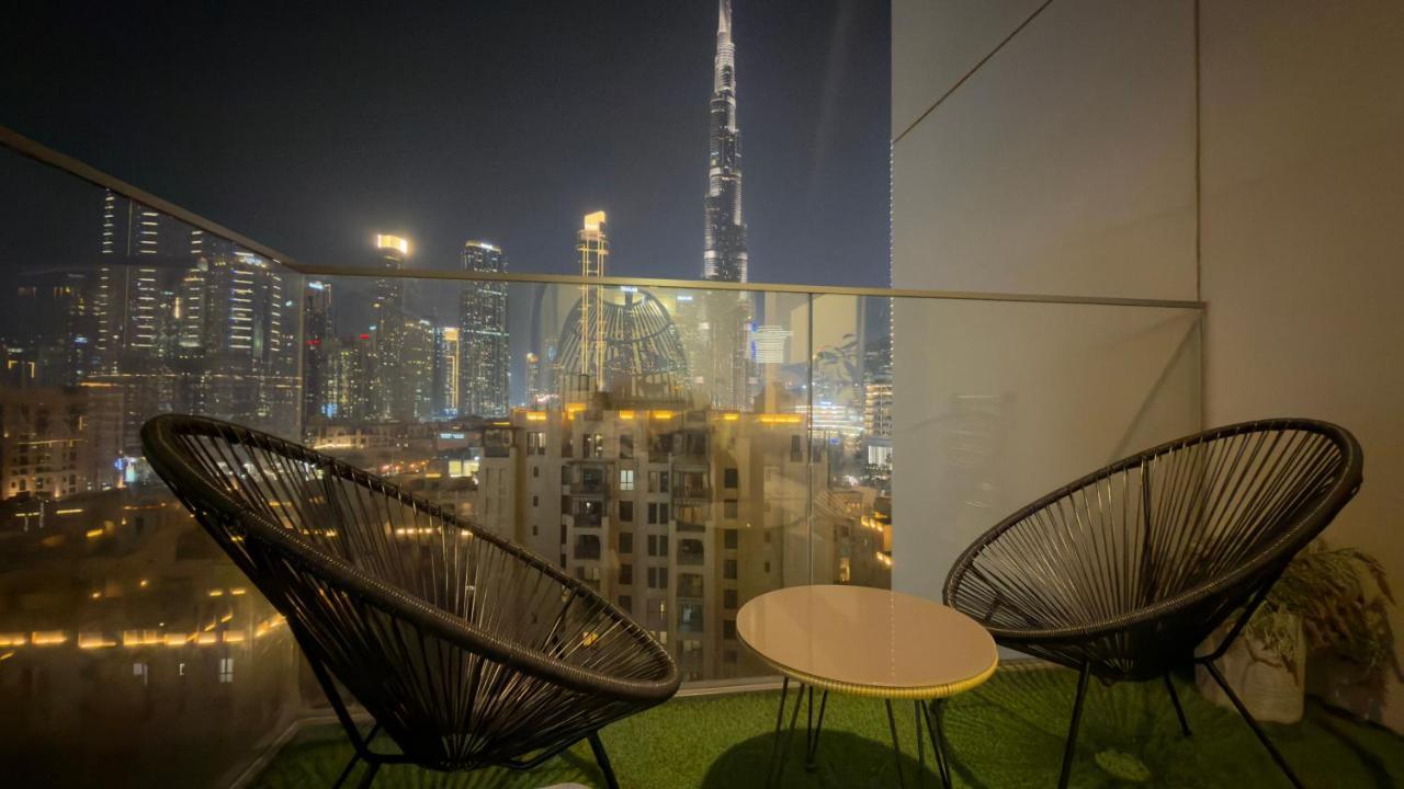 Burj Khalifa View 2br Luxury Apartment in Dubai