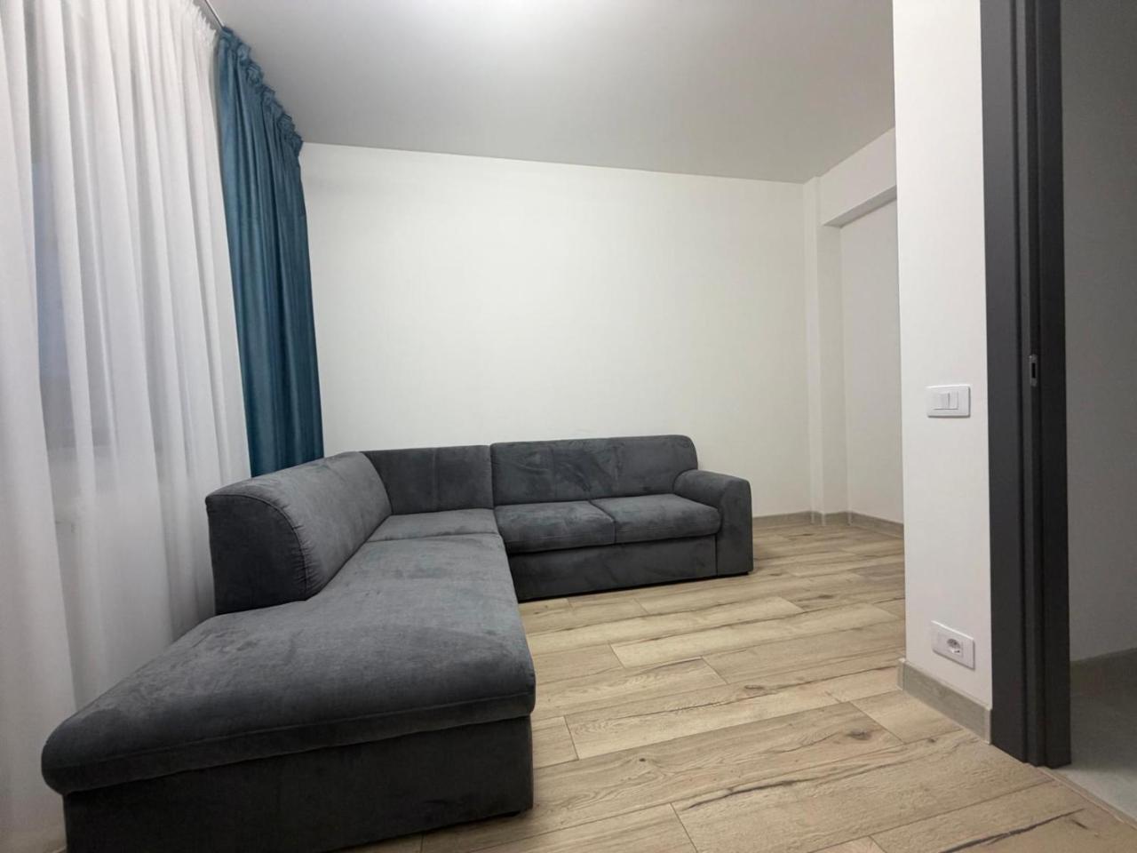 Altheda Living Stejari 4b