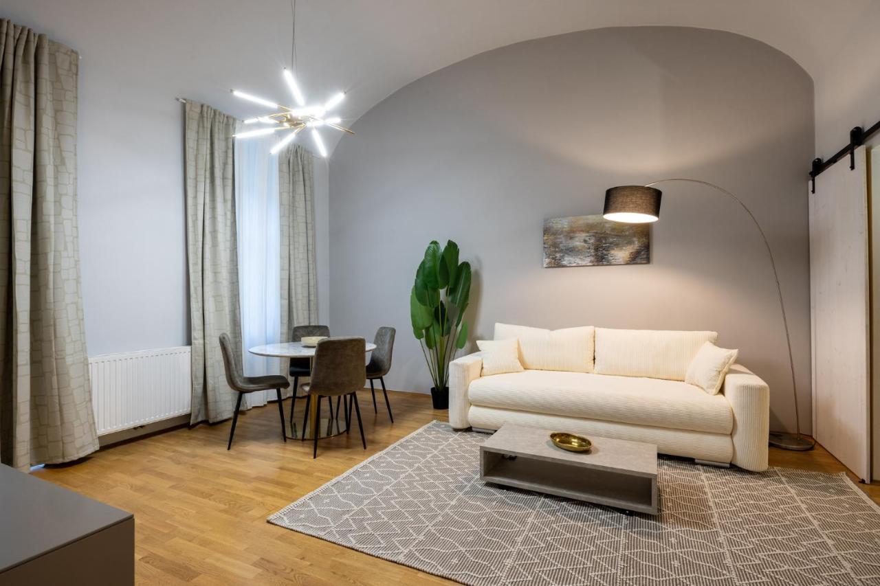 Easy Flat Apartments Danhausergasse Near Metro & City Center, Kitchen