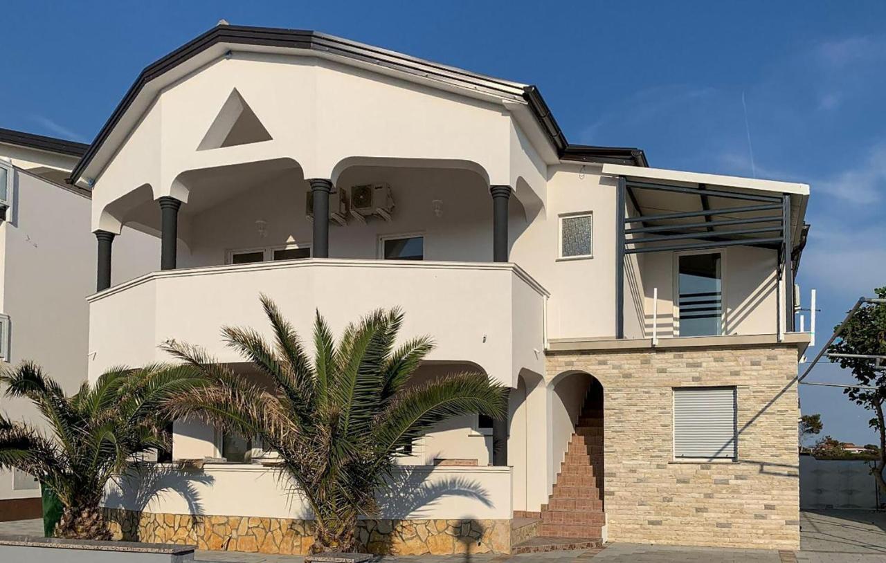 Awesome Apartment In Vir With Wifi