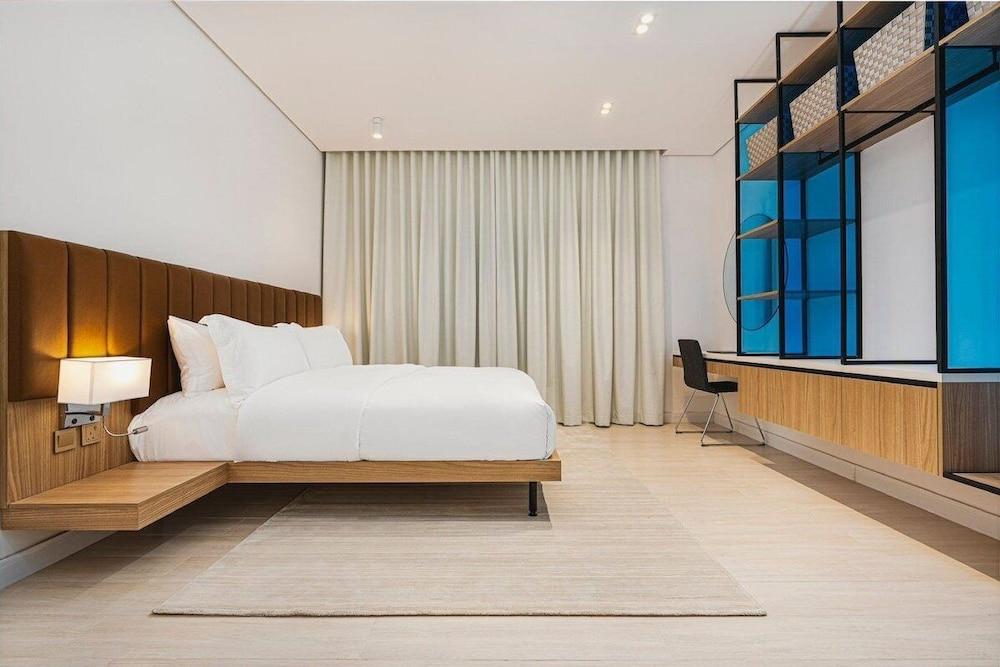 Spacious 2- Br Property with Luxurydetails