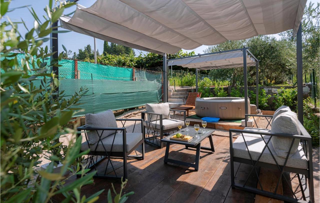 Beautiful Apartment In Peracko Blato