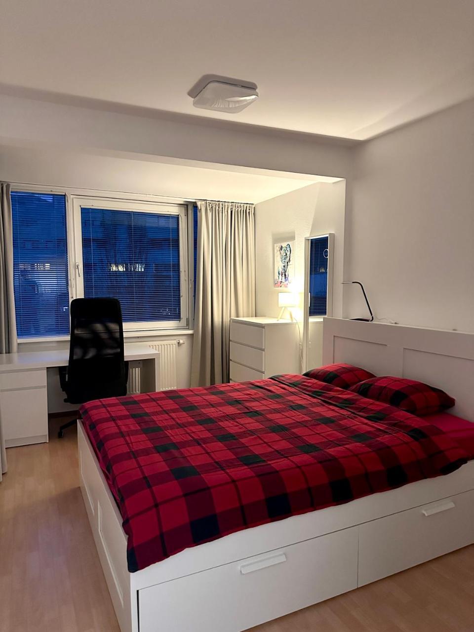 Cozy 2-room Private Apartment Near U1 Subway