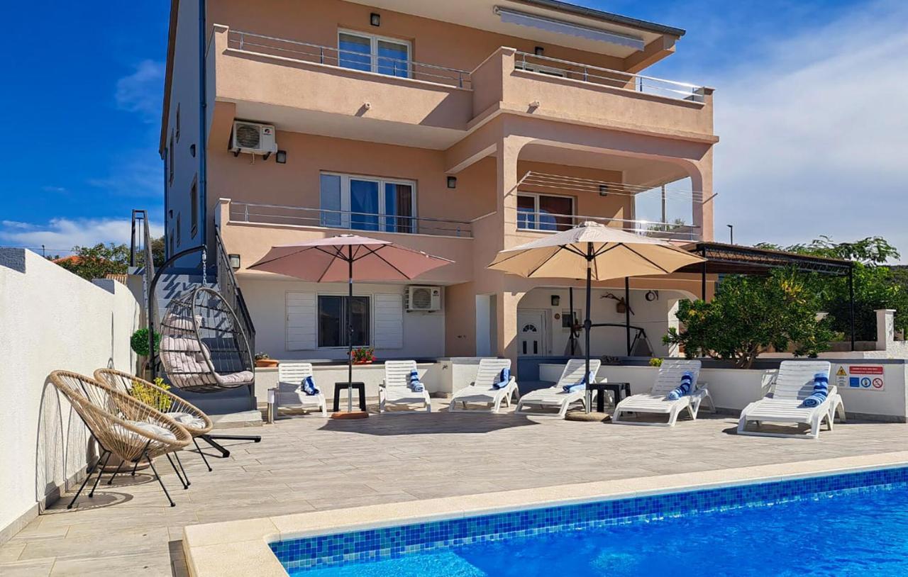 Holiday Home Five-bedroom Holiday Home Kanica With Sea View