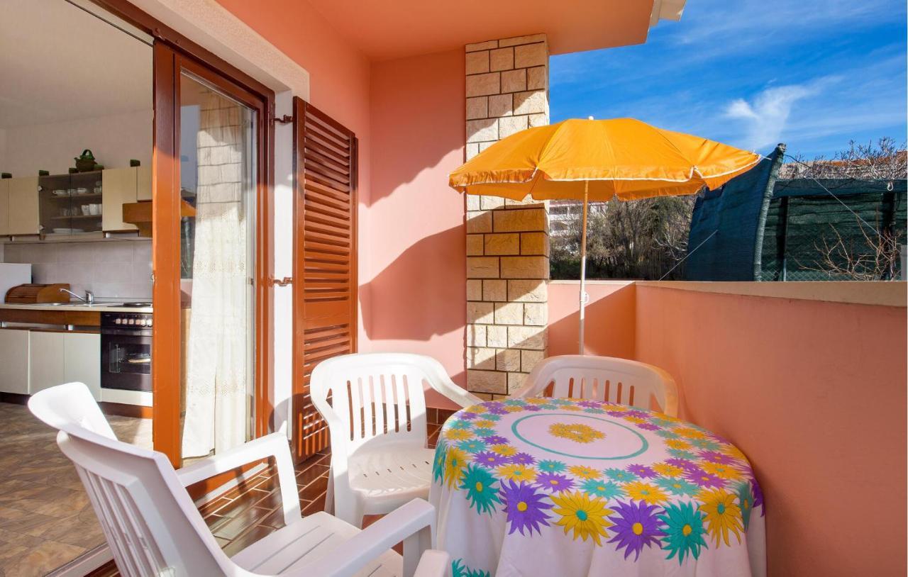 Amazing Apartment In Pag With Wifi