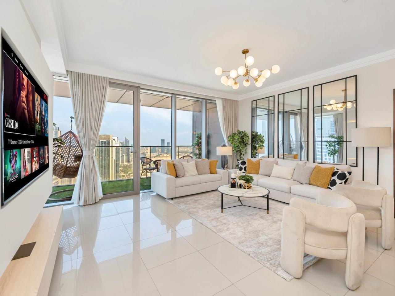 Kensington - Lux 4br Burj View & Dubai Mall Link!