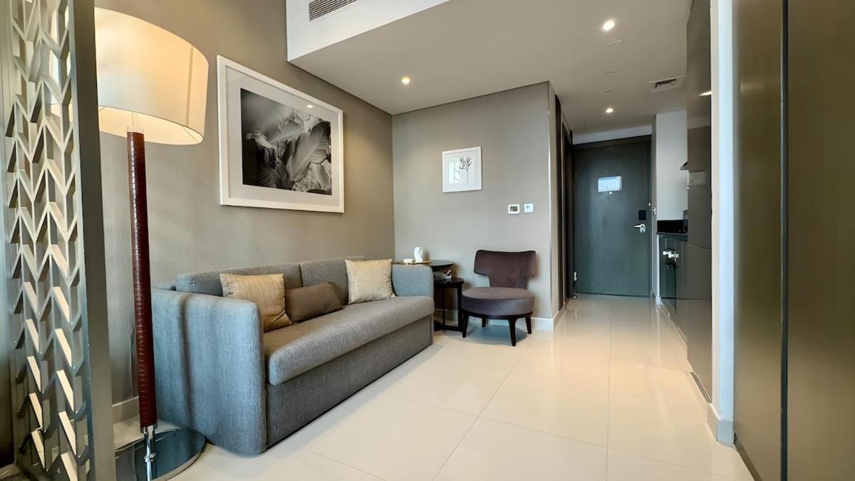 Stunning Canal View Studio Business Bay