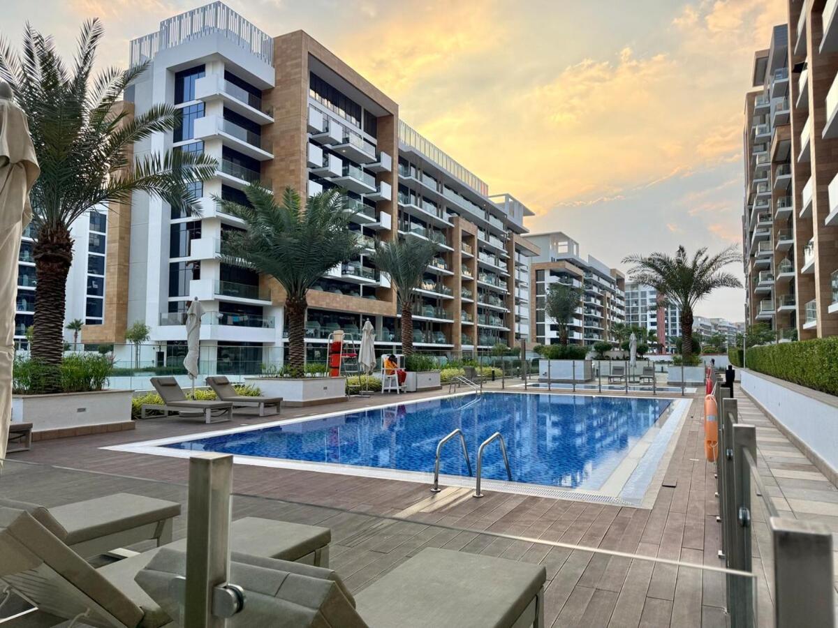 Modern 2br with Balcony in Azizi Riviera 23 (Adults Only)