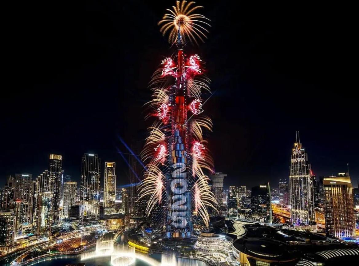Fireworks Burj Khalifa View - One Bedroom Apartment