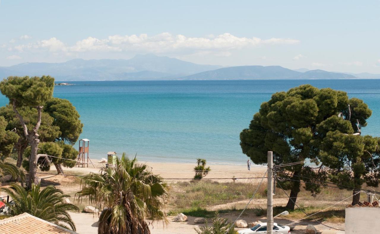 Royal Artemis Beach, Athens, Airport