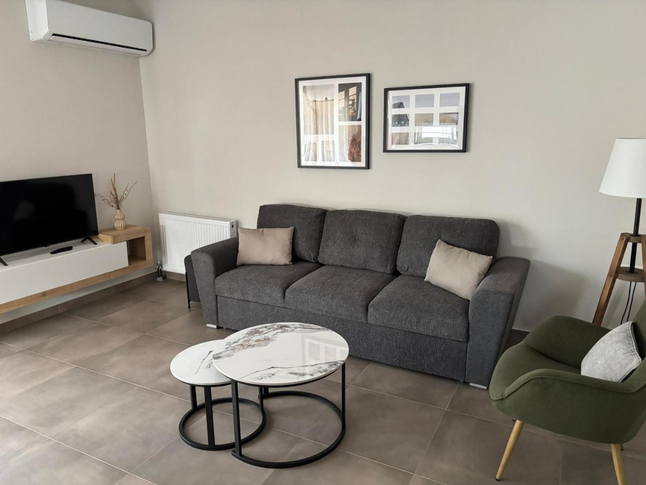 Iris Volos Apartment With Private Parking