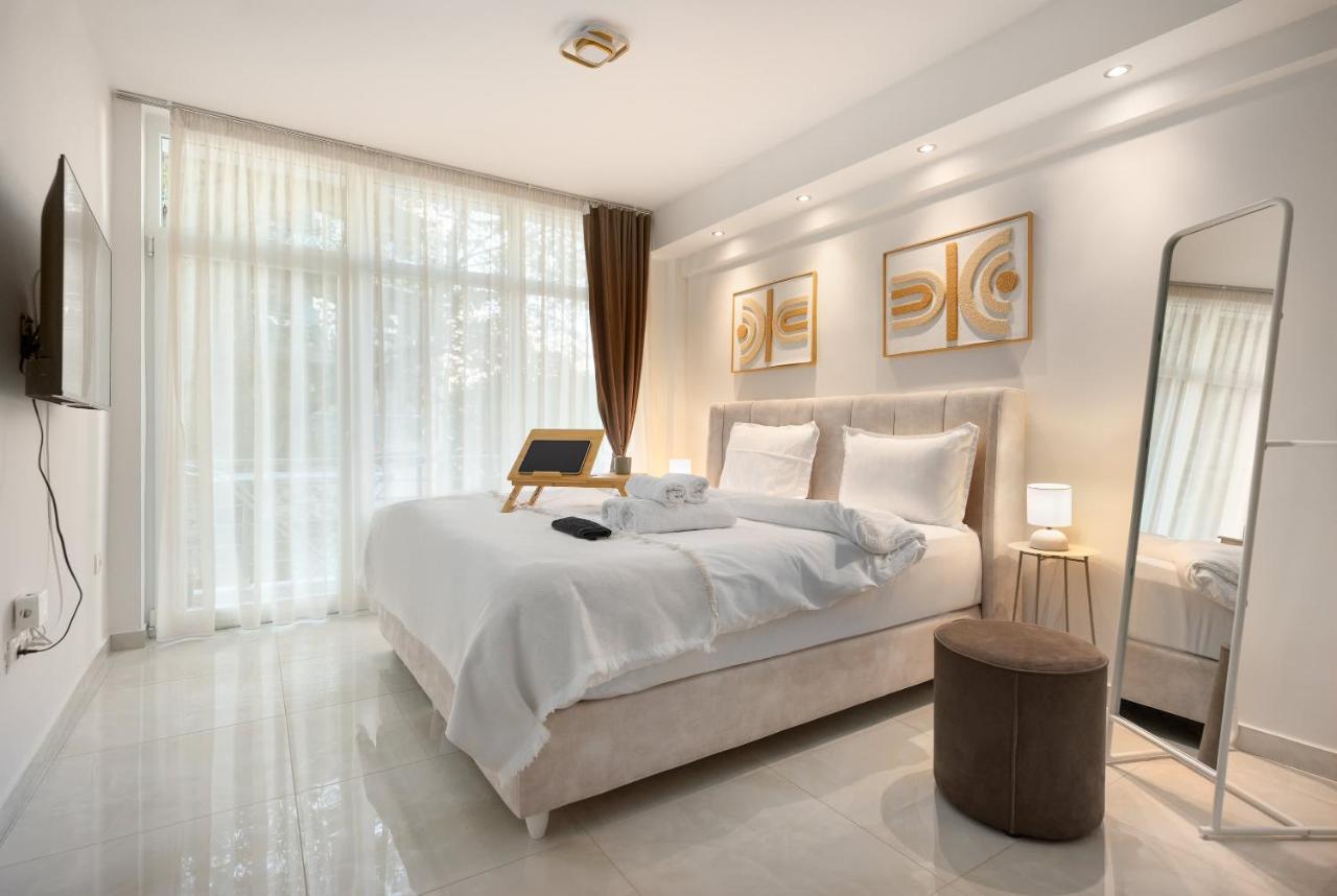 Luxury Kingbed Studio Estia Premium Apartments