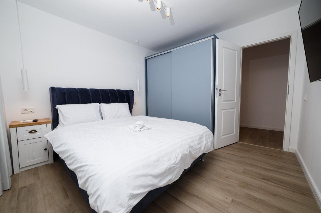 Modern Central Apartment Subway