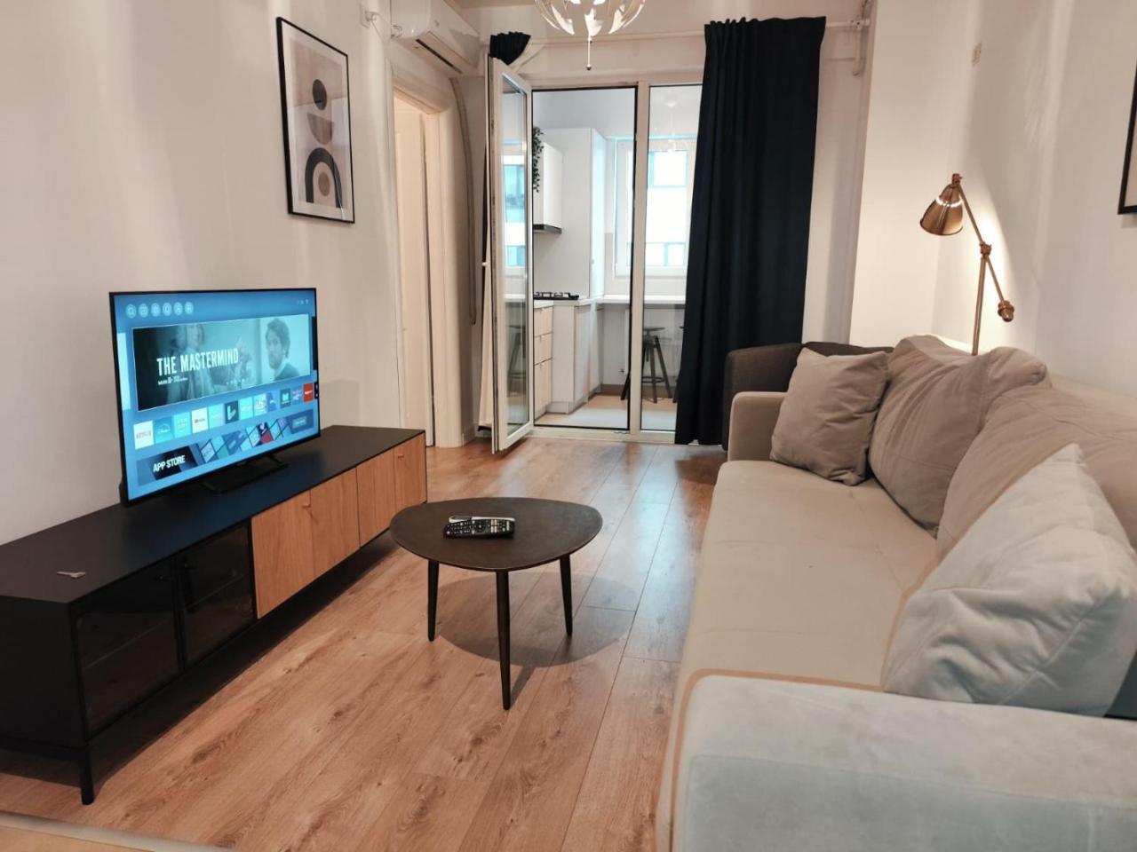 Central Residence Apartment 812 B2