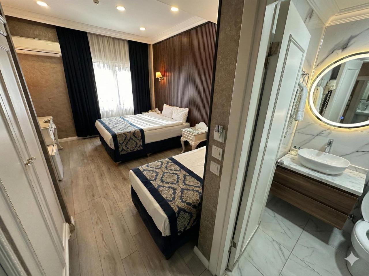 B Corner Hotel Bistro