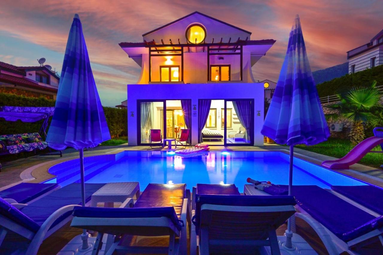 Lorenzo 4 Bedroom Holiday Villa In Hisaronu