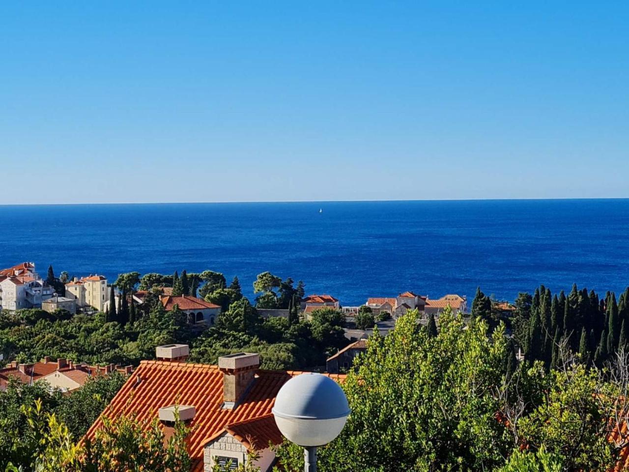 Sunspot Apartment Beautiful View With Big Garden, Free Parking, Central