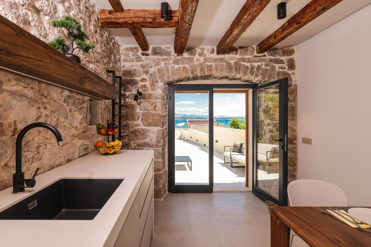 Villa Skalja Beachfront House Magazin