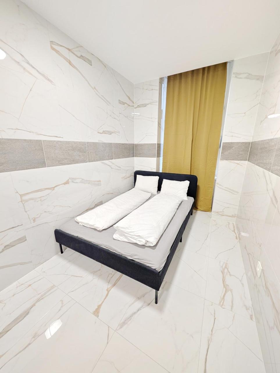 Comfortable Apartment In Lanstrasse Area Br3