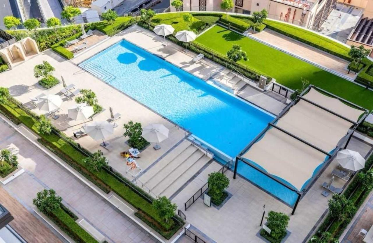Luxury 1-Bedroom Apartment at Burj Crown