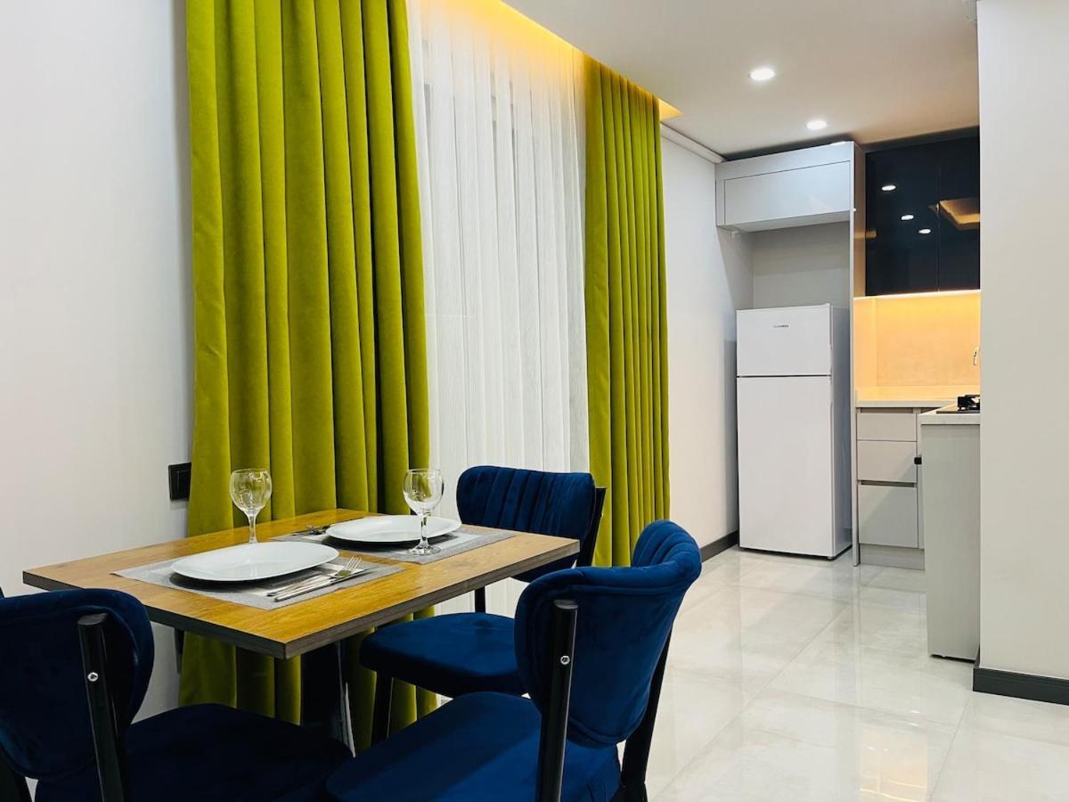 9 Modern Lux Fully Furnished Apartment