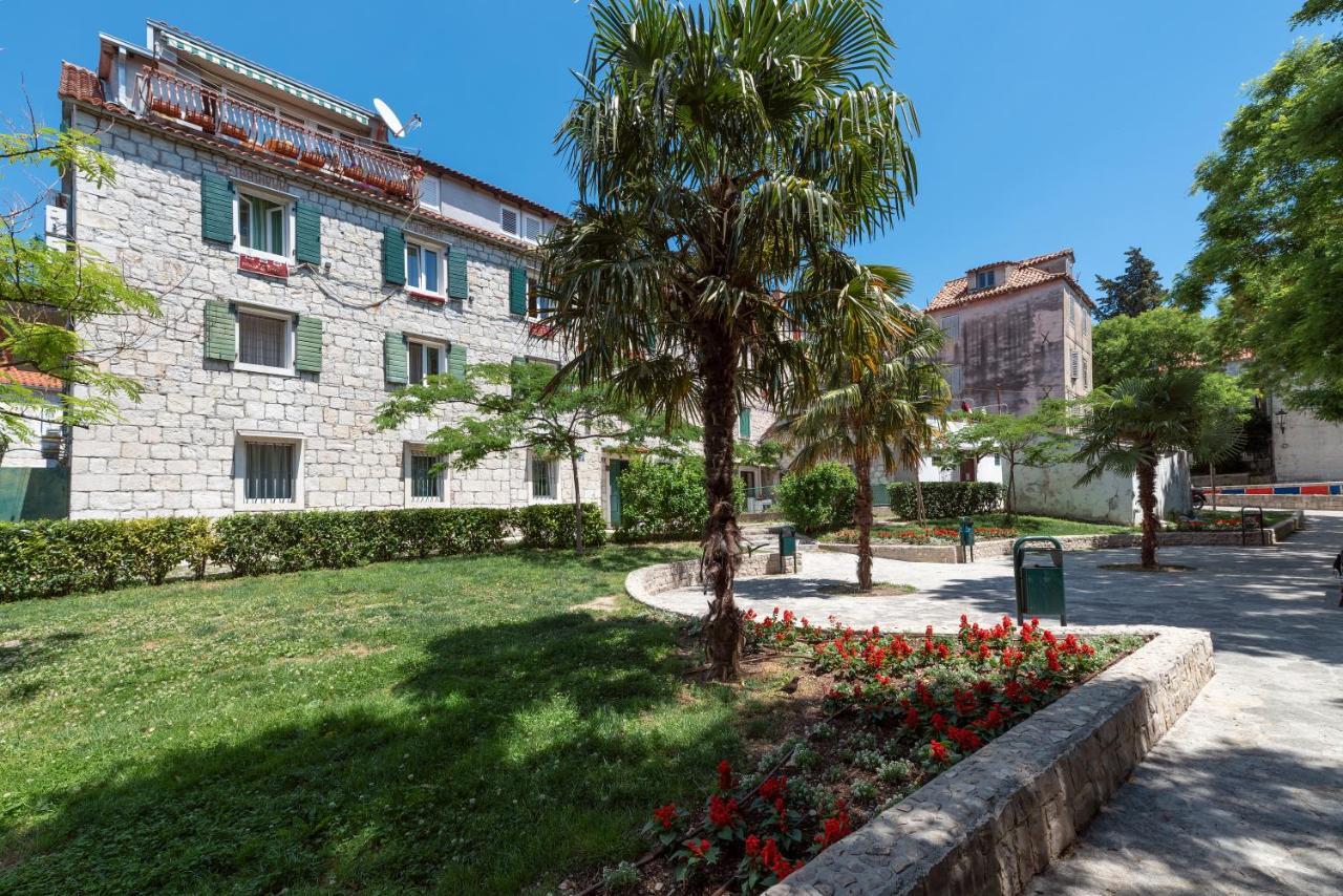 Palazzo D Apartments