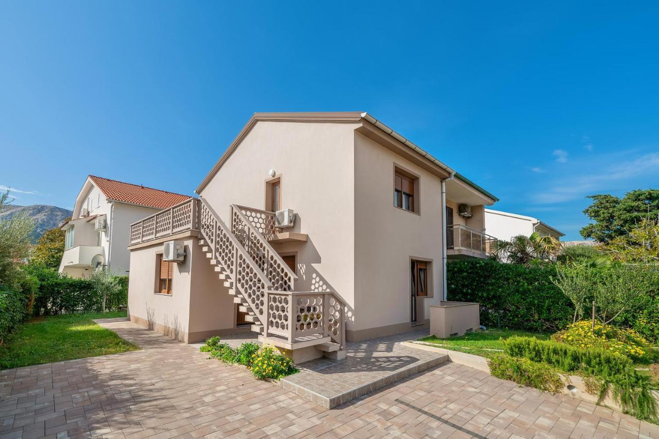 Apartments Magla With Terrace
