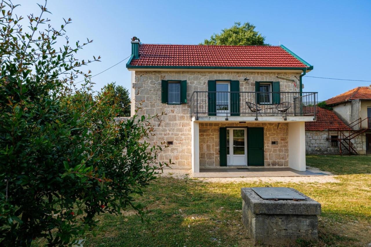 Haus Meter In Donji Prolozac Haus Fur 6 Personen