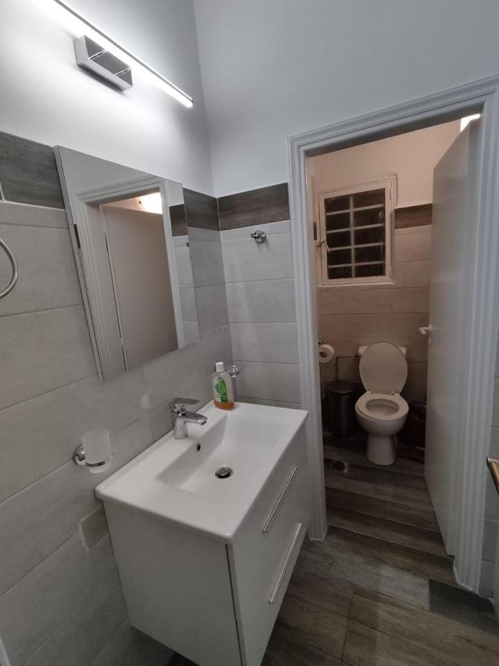 Gousa Urban Stay 2 Min Walk To Metro & Available Parking