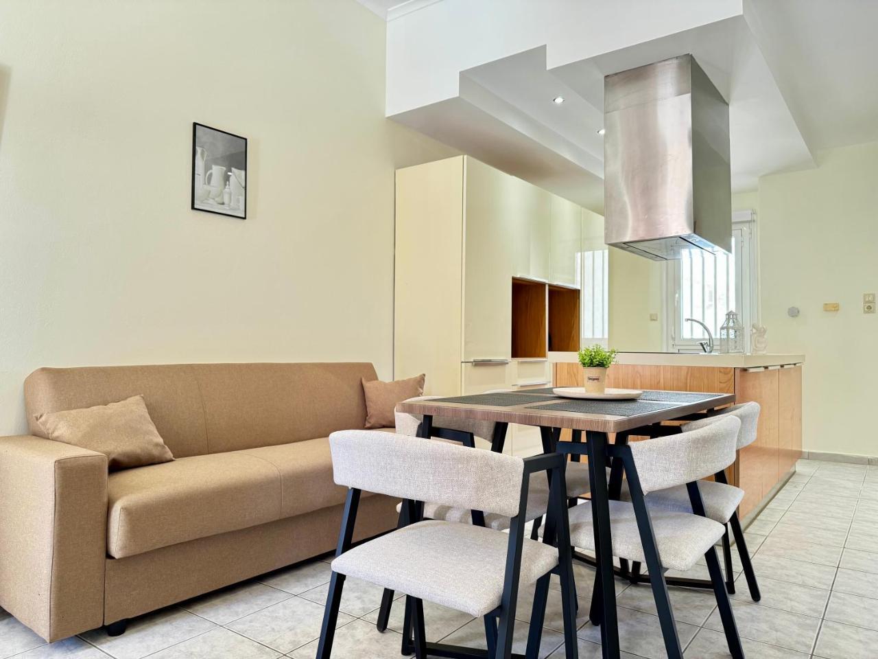 Spacious & Cozy Apartment, With Big Yard, In Kos