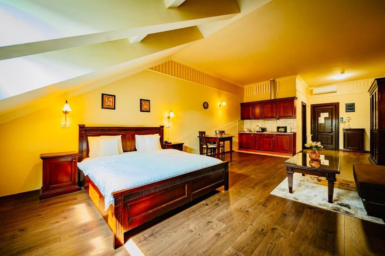 Joy City Stay Studio Diamond Central