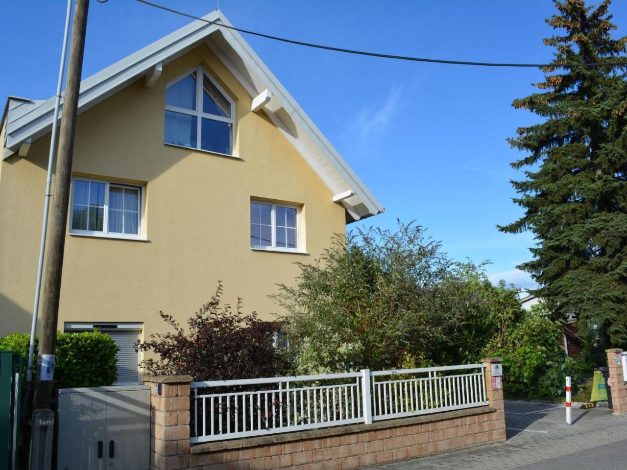 Apartment Florian 2 In Bezirk 21-floridsdorf by Interhome