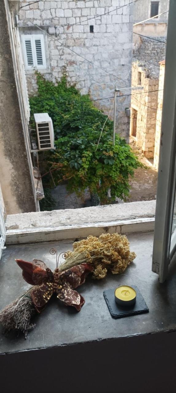 4 Limuna Stone House