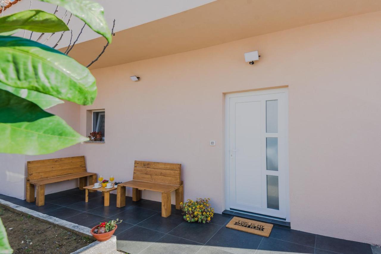 Lovely Apartment M & K In Peaceful Area Zadar