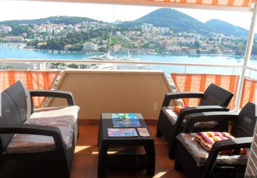 Rooms Anela With Large Common Tarrace & Beautiful Sea View