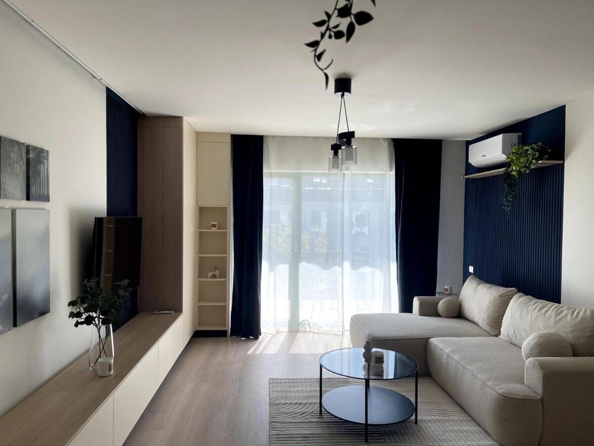 The Lake Home B1, Ap 29