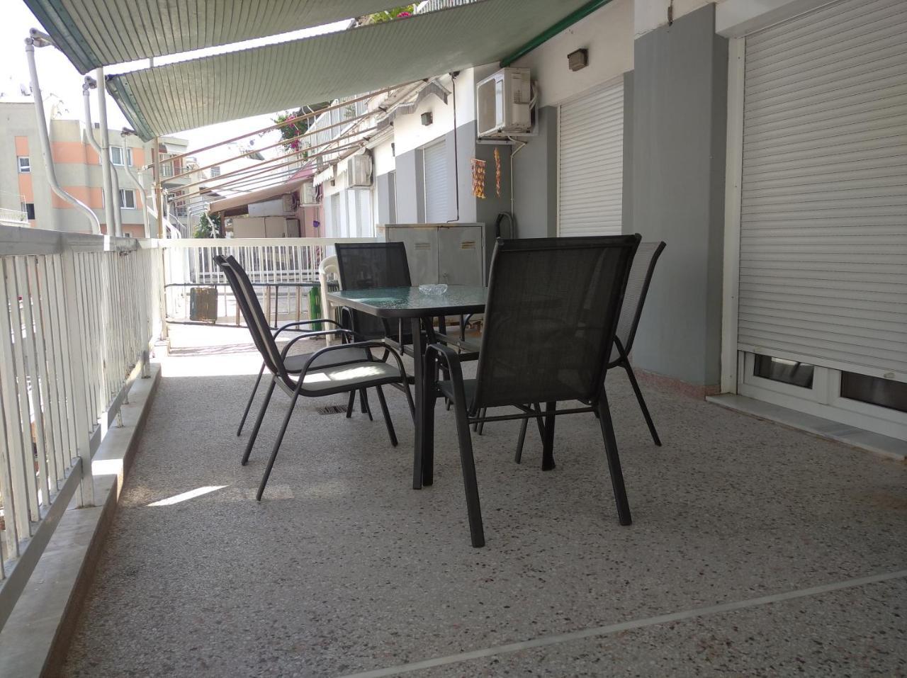 Debby & 's Central Apartment