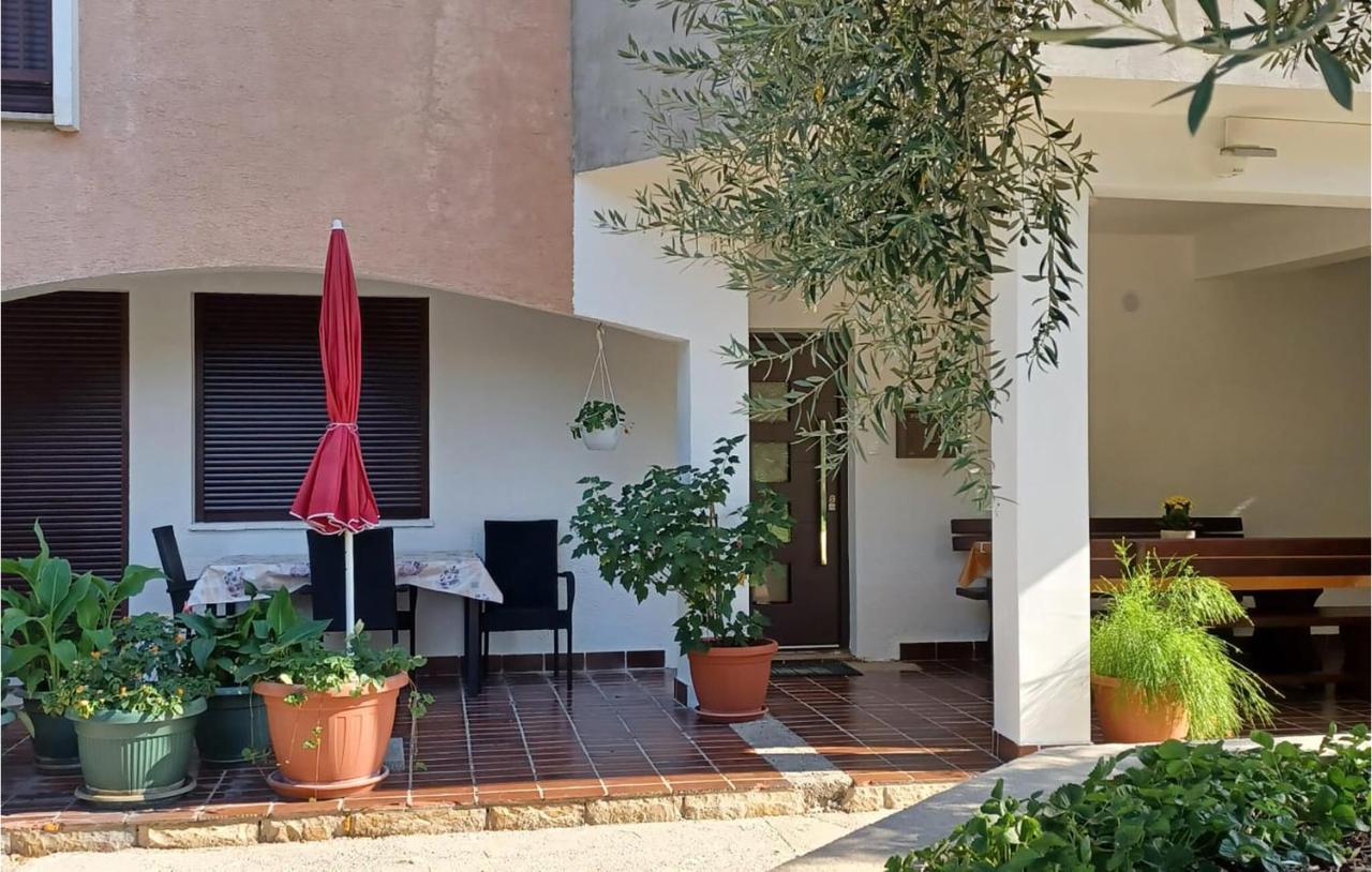 Gorgeous Apartment In Palit