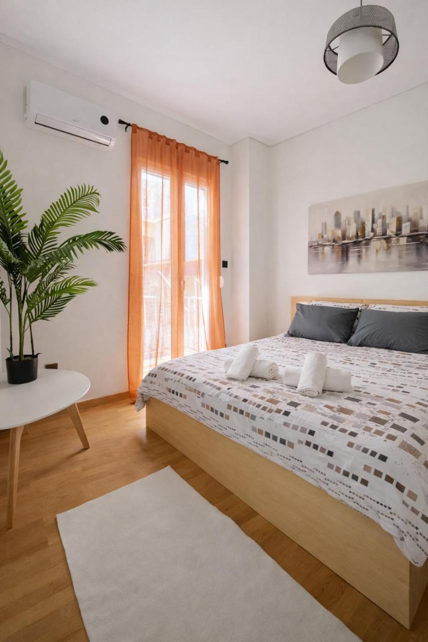 Minimal Urban Apartment Near Kolonaki