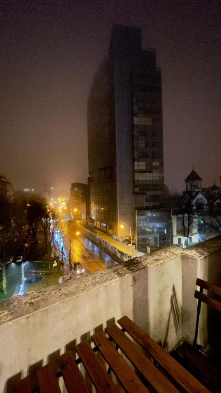 Modern Apartment With Balcony