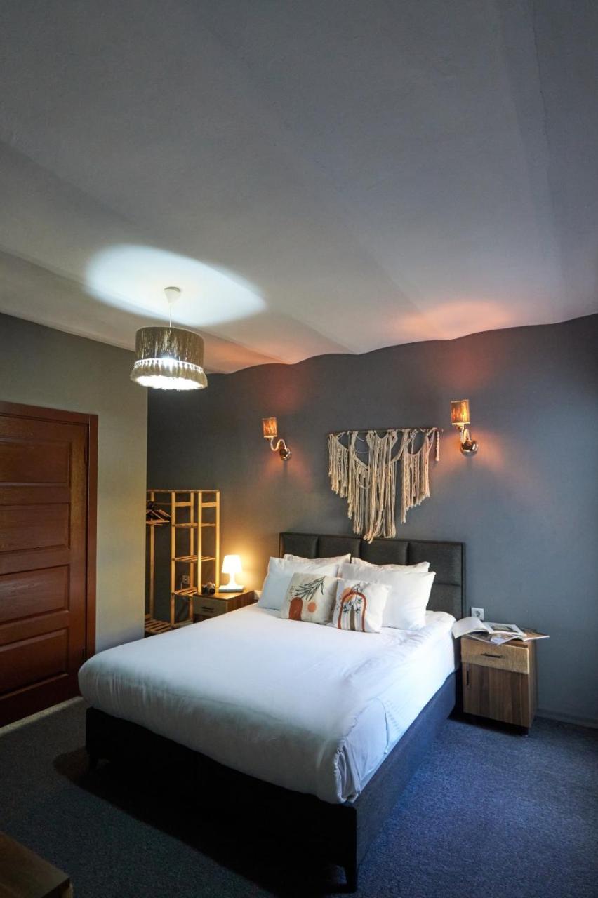 Galata Comfortable 12 Suits