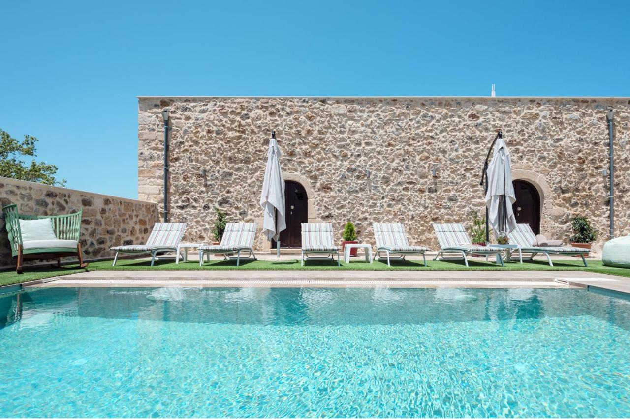 Sun-kissed Hilltop Villa, Priv Pool, Scenic Views