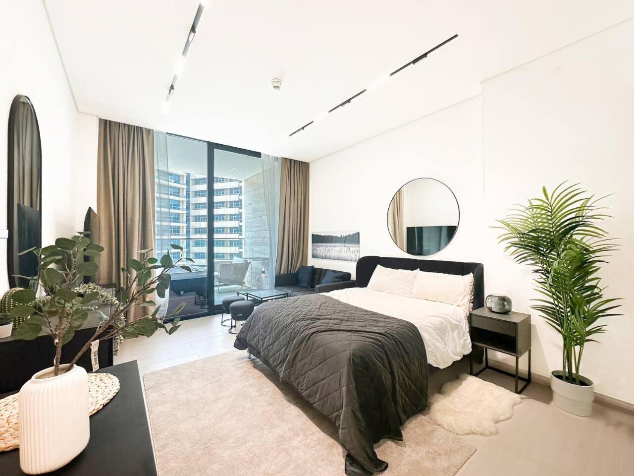 Modern Studio with Private Jacuzzi (Adults Only)