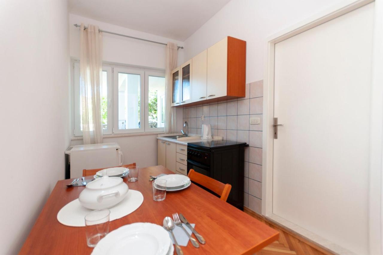 Apartments & Rooms Nikola