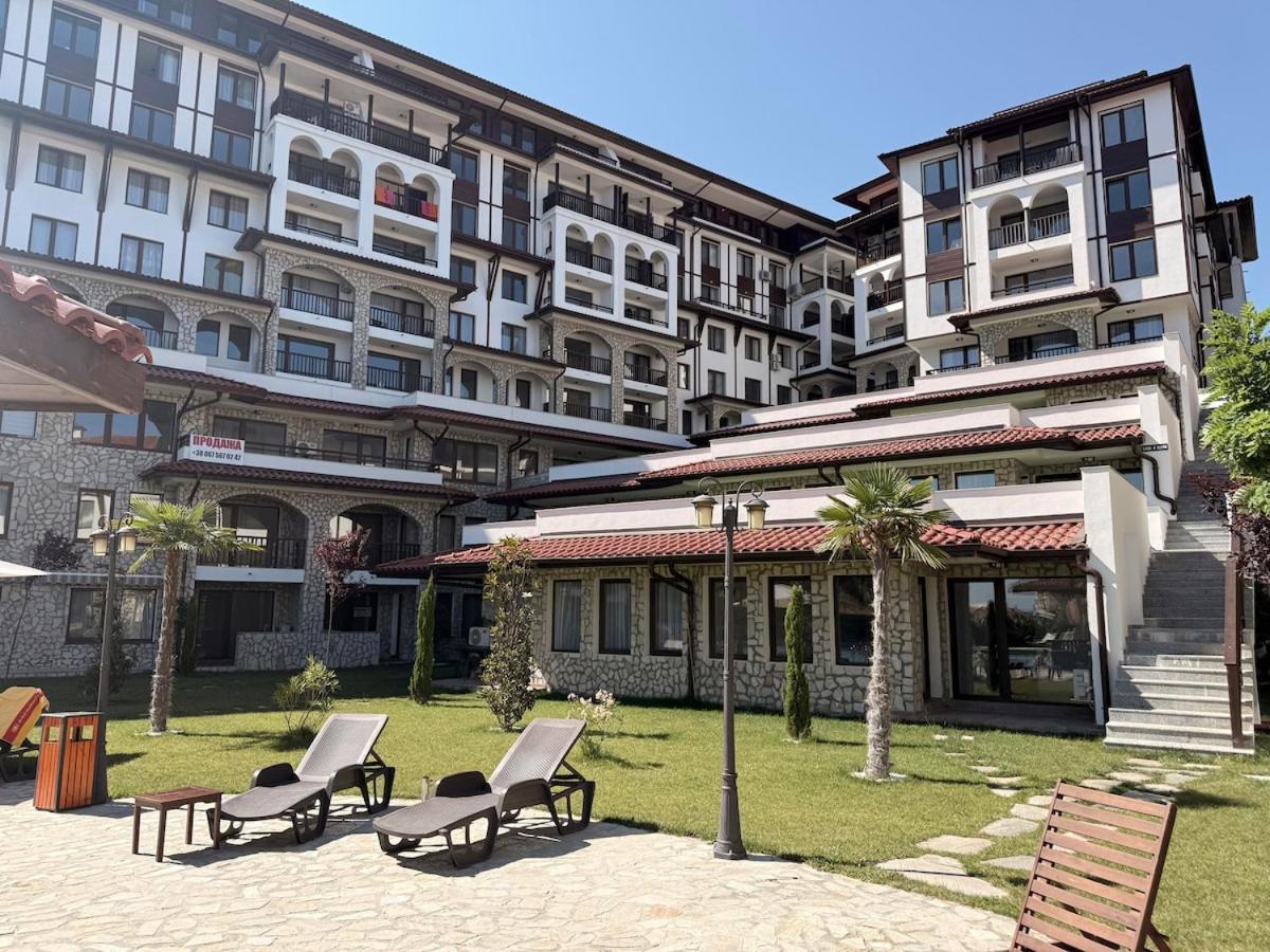 Stylish Studio Near Harbor & Luxury Beach