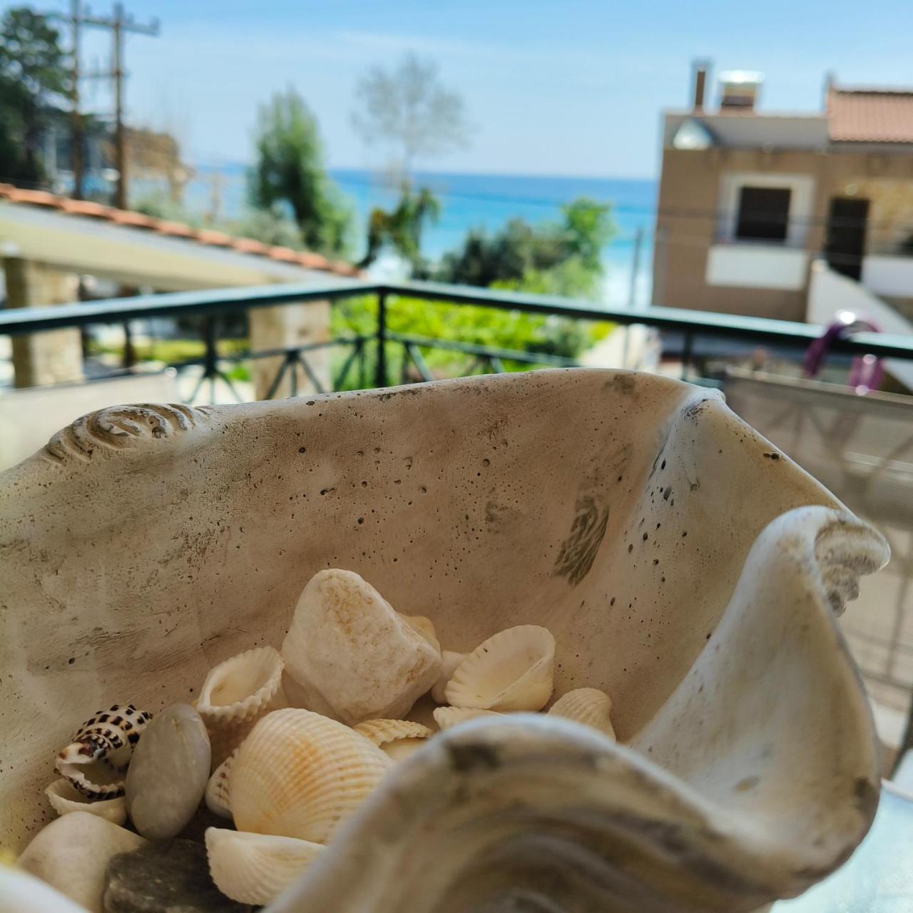 Las Sirenas Maisonnettes by The Beach Groundfloor & Semi Basement