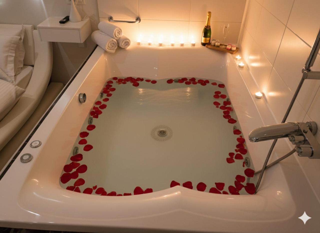 Bubble & Relax Private Jacuzzi Near Acropolis Fix Metro 180m