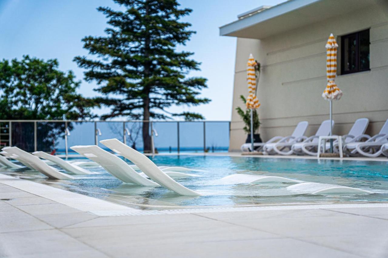 Skyline 11 Apartment Sea Views & Serenity by The Coast