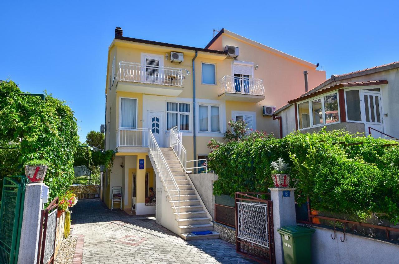Rosalia Apartments