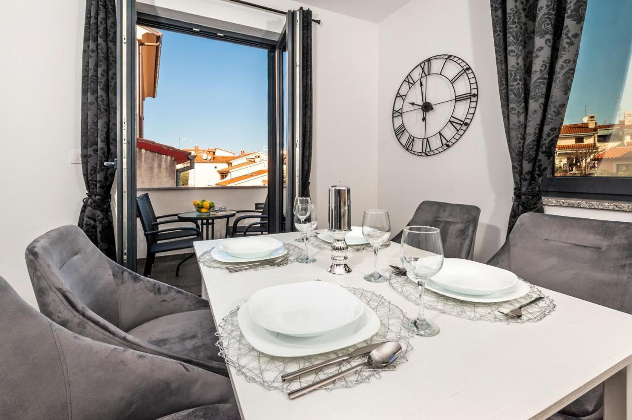 Deluxe Apartments A & A